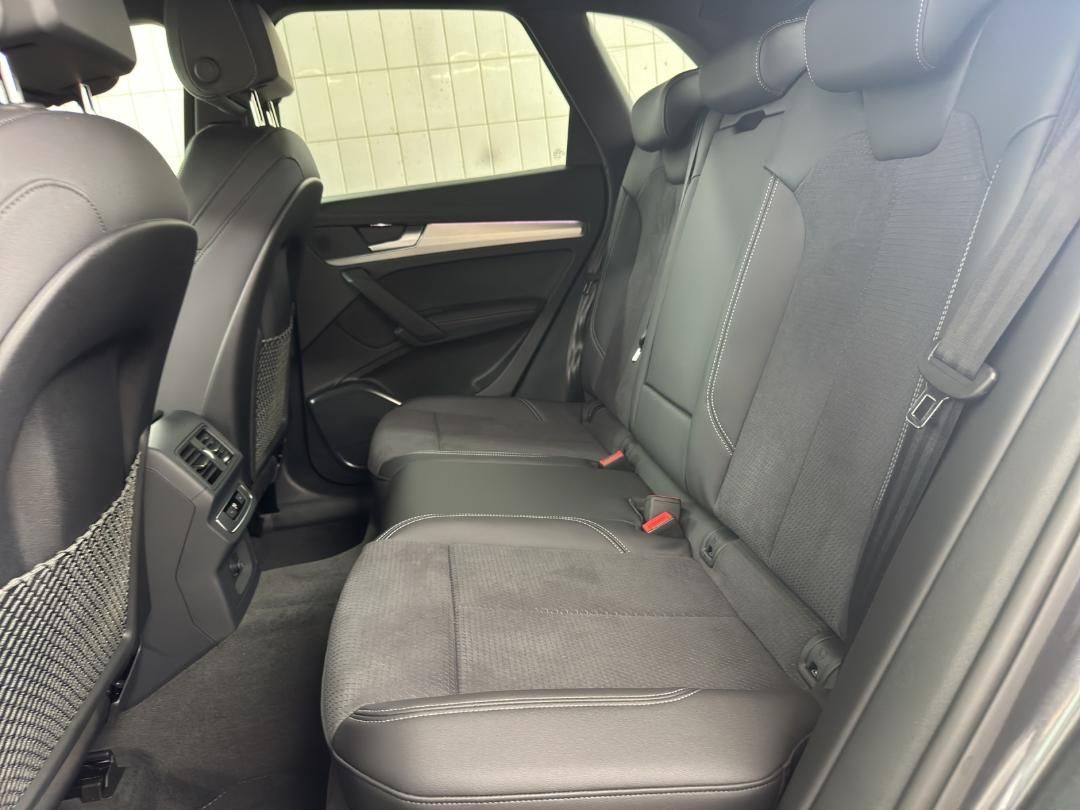 Fahrzeugabbildung Audi Q5 40 2.0 TDI quattro S-Line AHK, MATRIX, Navi