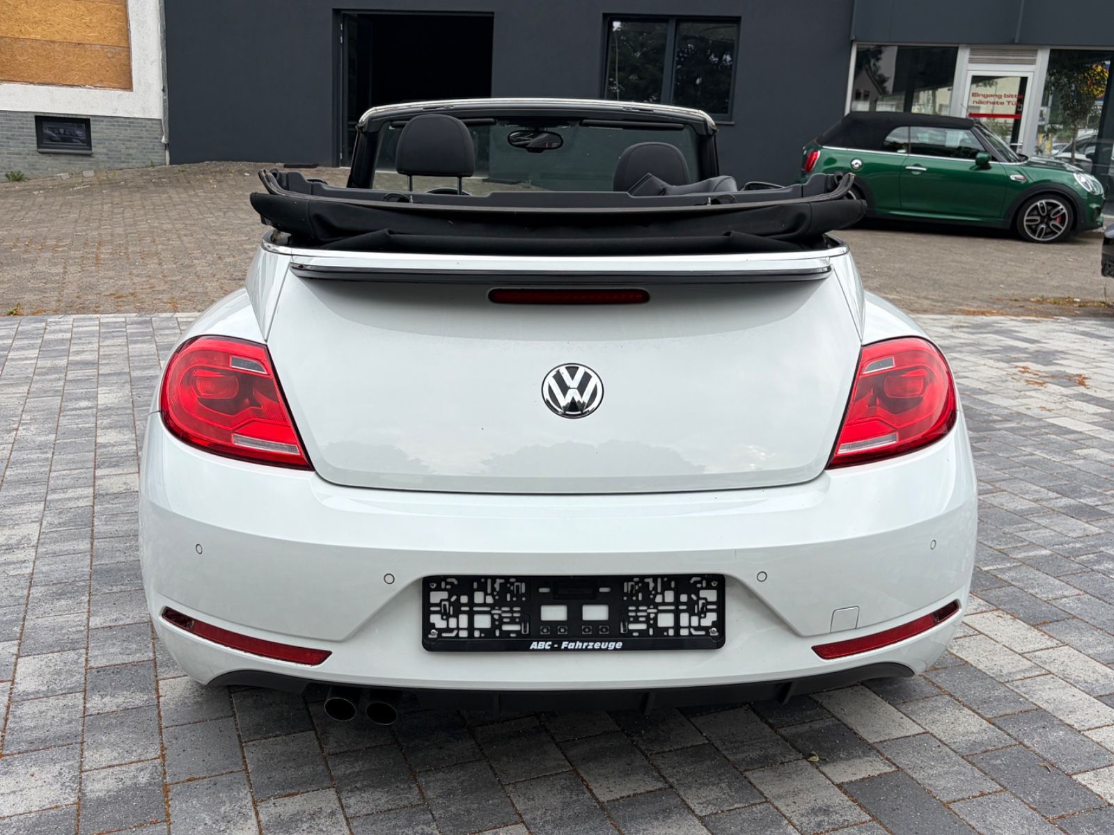 Volkswagen Beetle Cabriolet R-Line Club / Fender / Navi foto 6