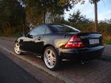 Mercedes-Benz SLK 32 AMG AMG - Mercedes-Benz SLK 32 AMG mit Benzin-Antrieb