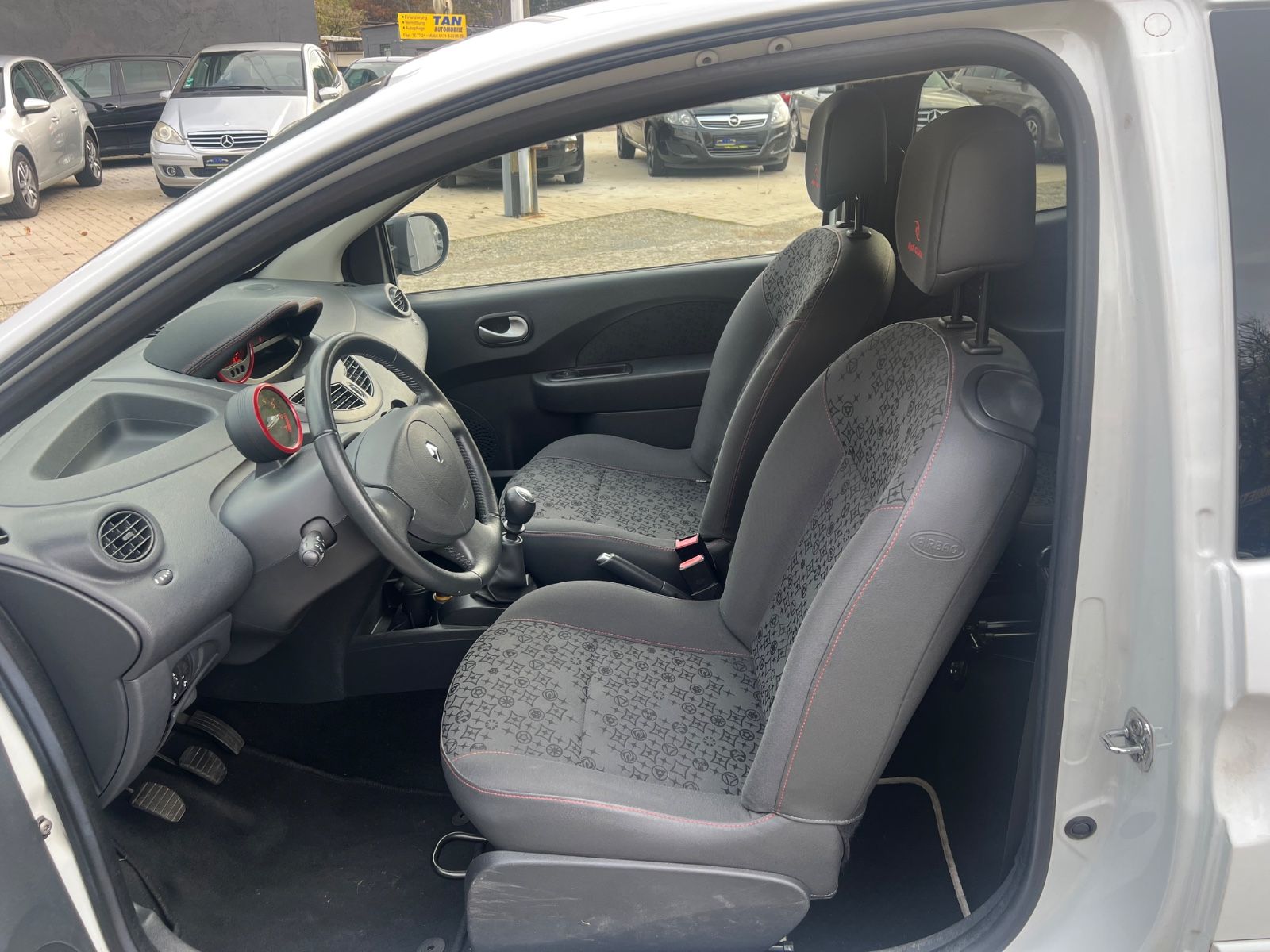 Fahrzeugabbildung Renault Twingo Rip Curl * 1.HAND *