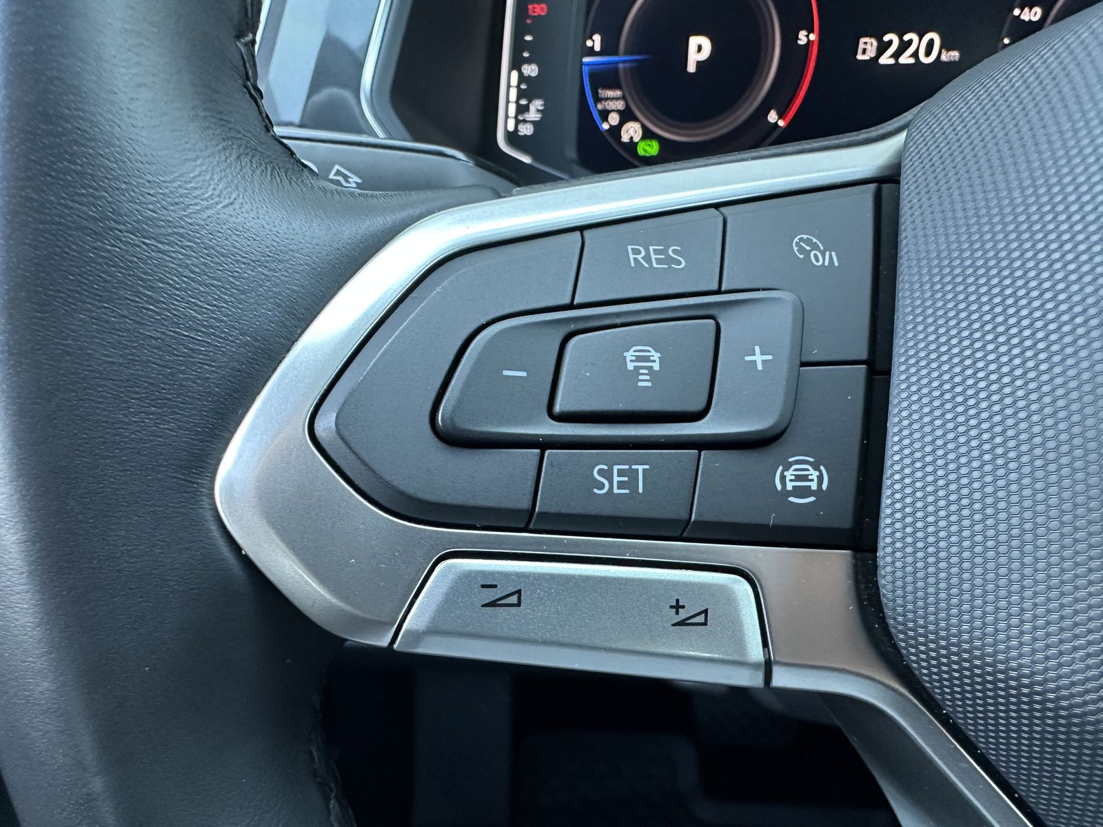 Fahrzeugabbildung Volkswagen Tiguan Allspace Life NAV+LED+PANO+HEAD-UP+18ZOLL