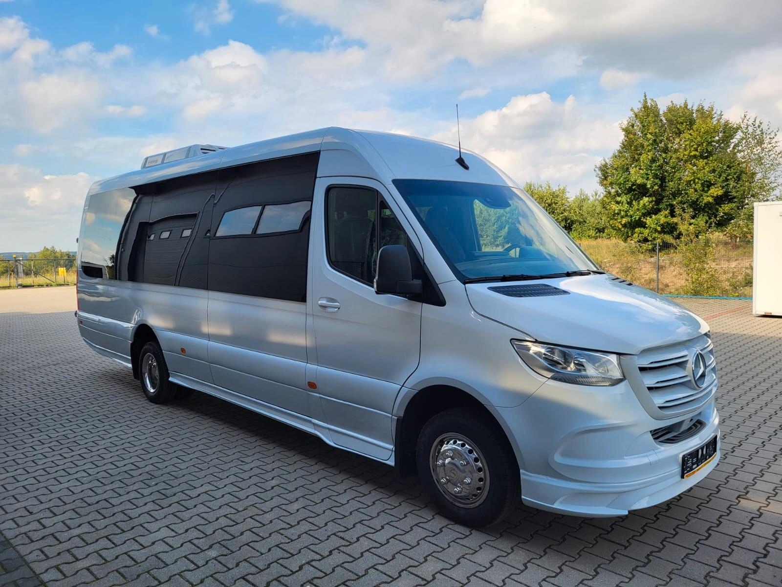 Mercedes-Benz Sprinter 519 CDI 24 places + 4 standing