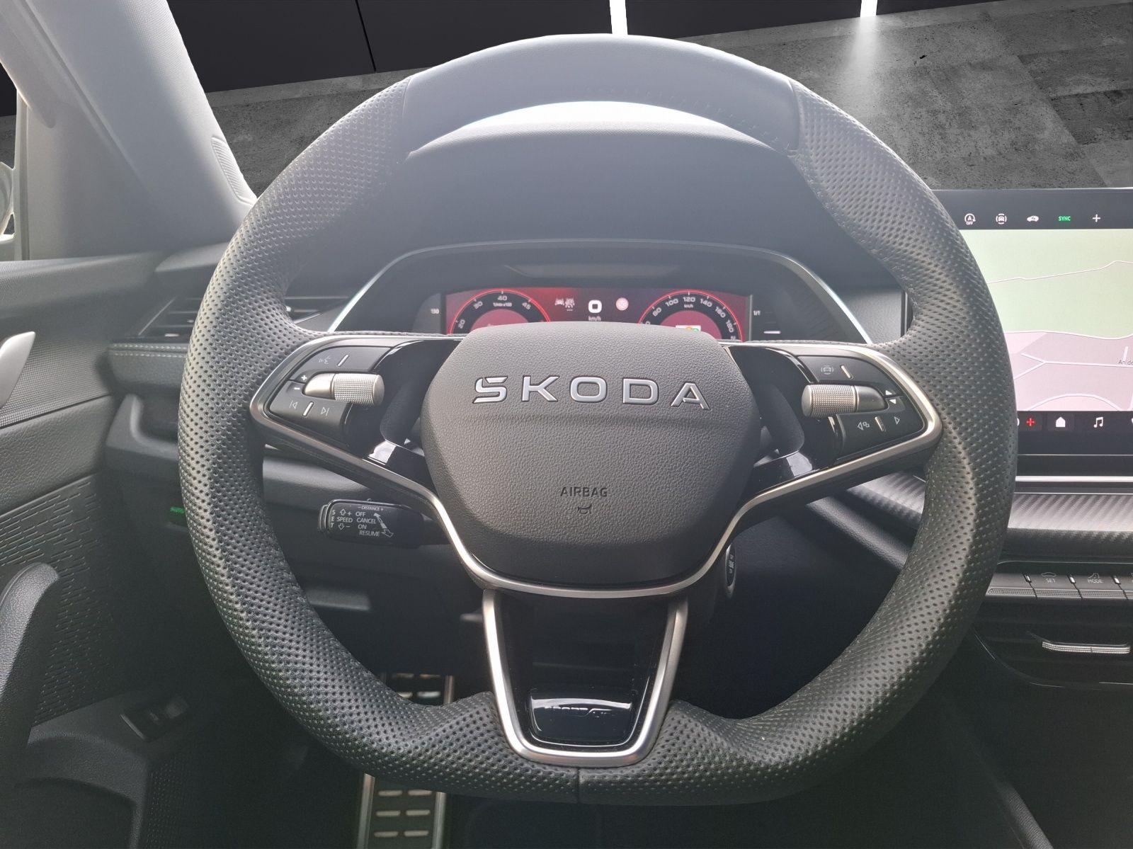 Fahrzeugabbildung SKODA Octavia Combi TDI Sportline DSG Matrix Navi HUD