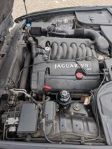 Jaguar XJ8 3.2 - - schwarze Jaguar XJ8