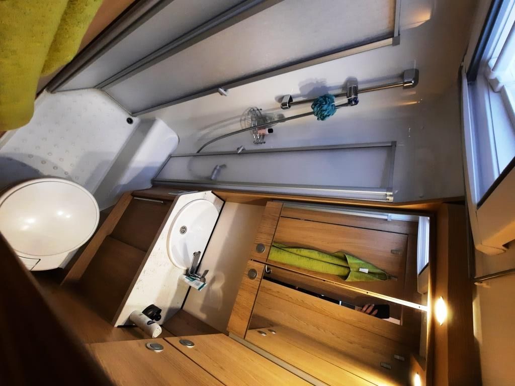 Fahrzeugabbildung LMC Cruiser V 646 G Solar/Sat/18.658,- € sparen!