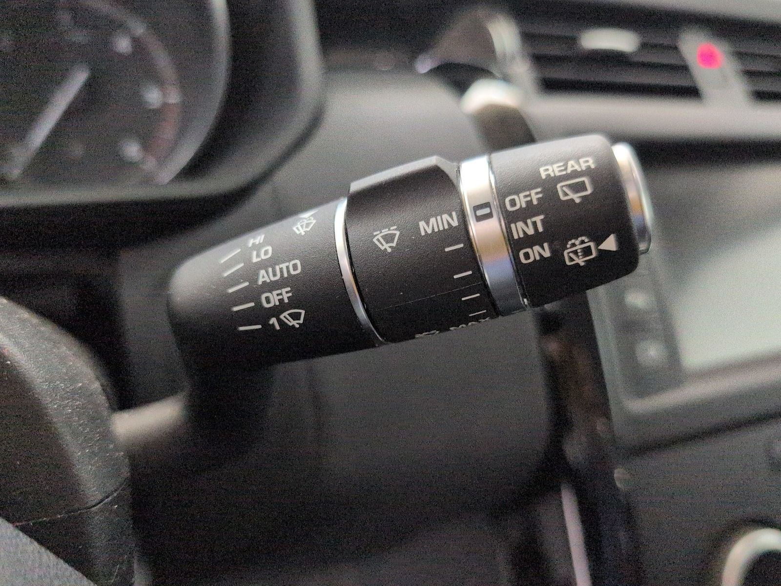 Fahrzeugabbildung Land Rover Discovery 5 2.0 TD4 SE * Leder * AHK * Navi*