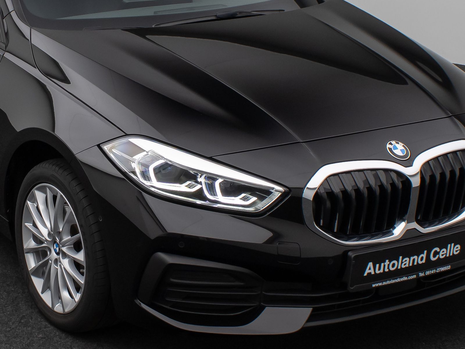 Fahrzeugabbildung BMW 118i Kamera DAB CockPitPro Geschwindigkeitsr LED