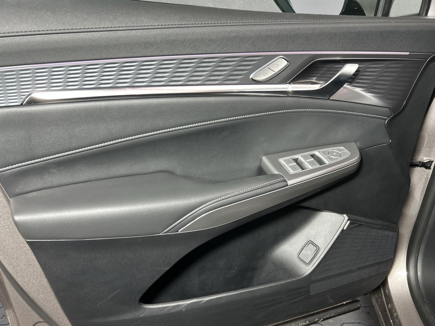 MG S9 PHEV Premium 7-Sitzer * Pano * Massagesitze *