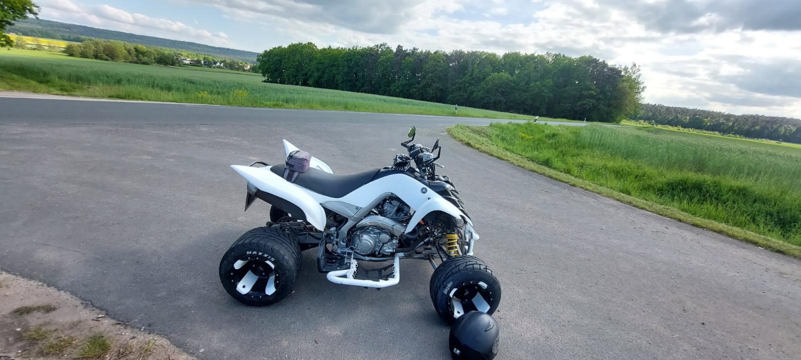 Yamaha Raptor 2011 — двигун 700 cm³, 52 HP (38kW)