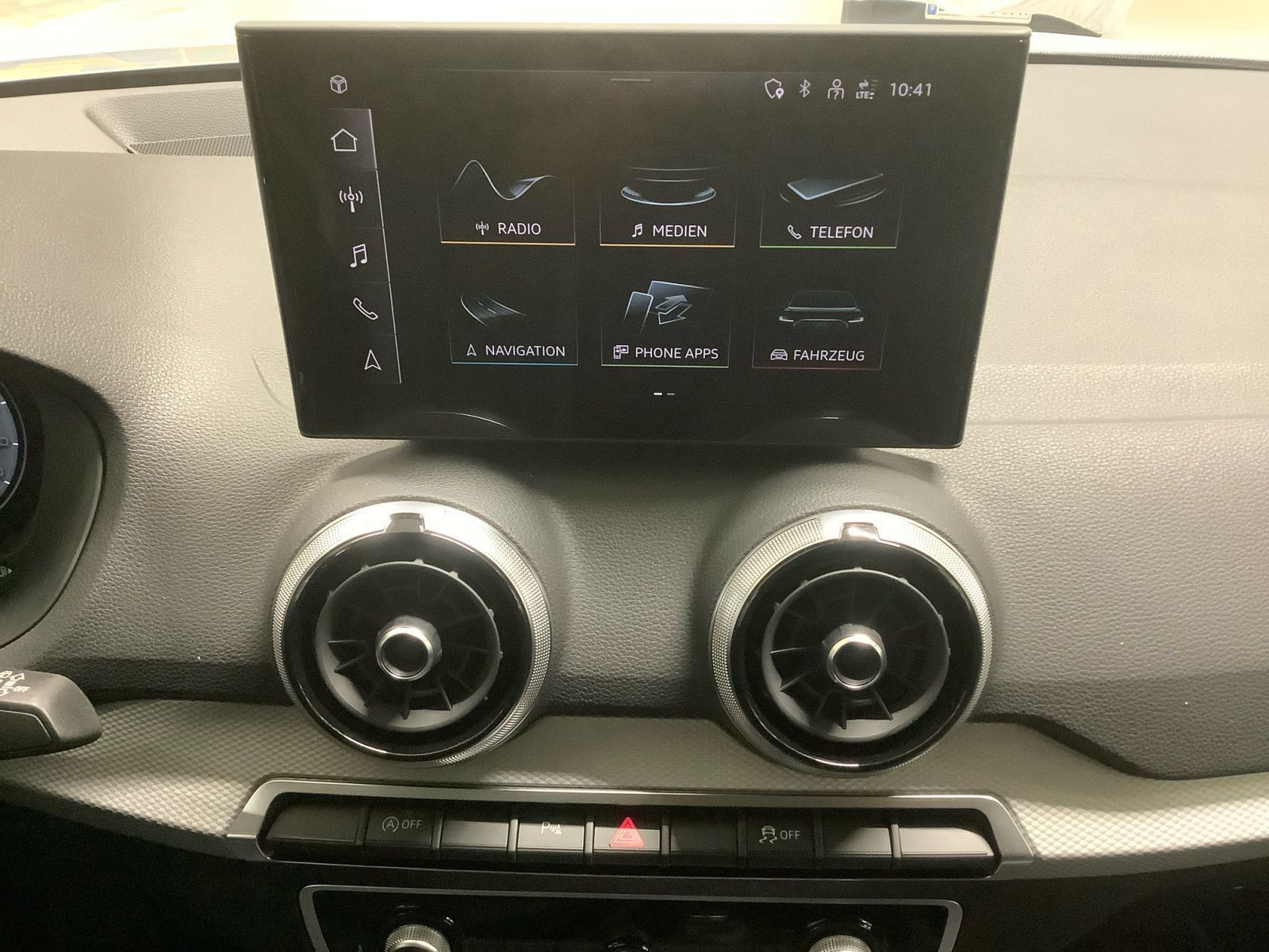 Q2 S line 35 TFSI,Kamera,Navi,PDC Plus,Matrix LE
