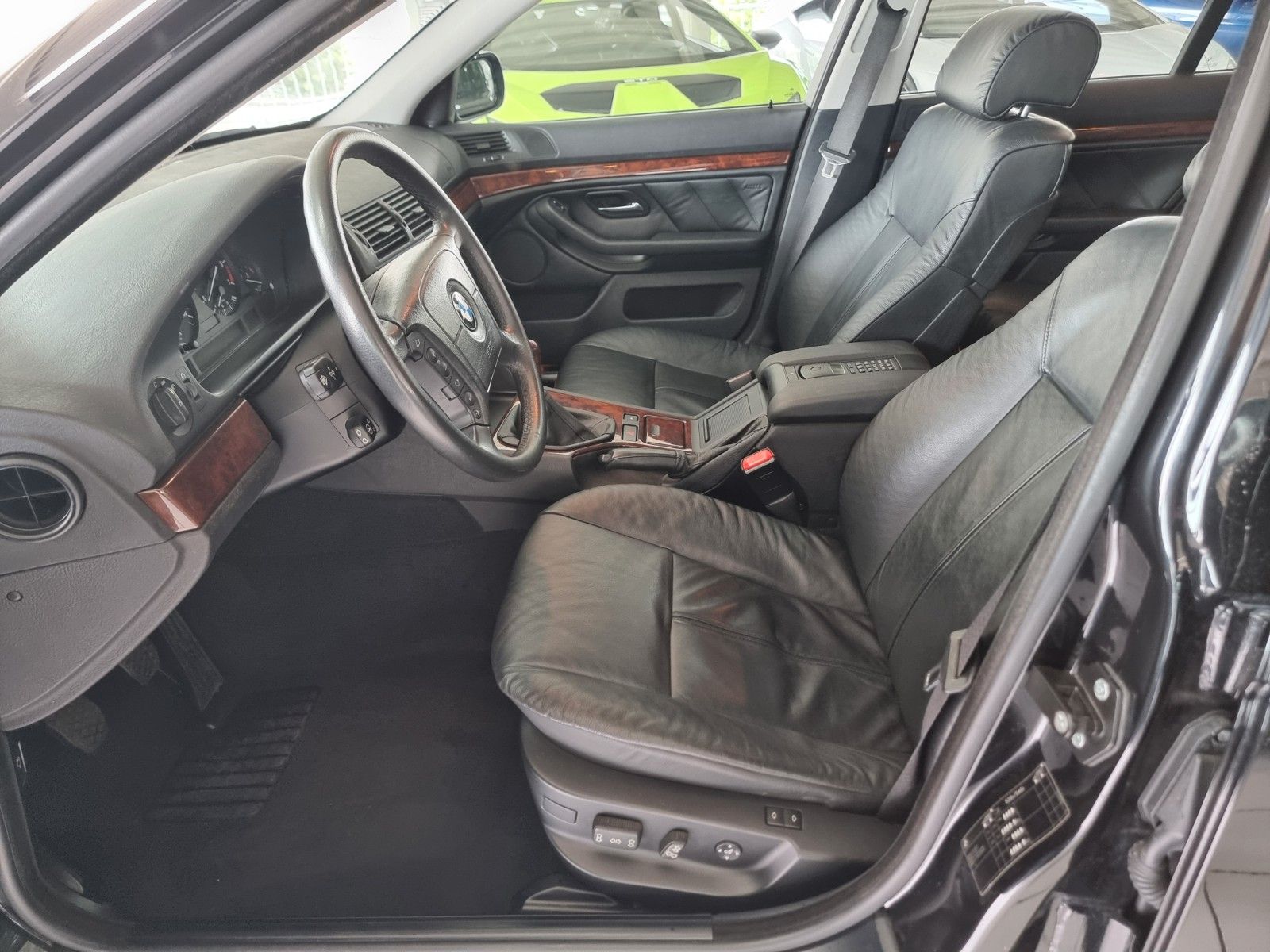 Fahrzeugabbildung BMW 530i Exclusive touring/2. Hand/1A Zust.+Historie