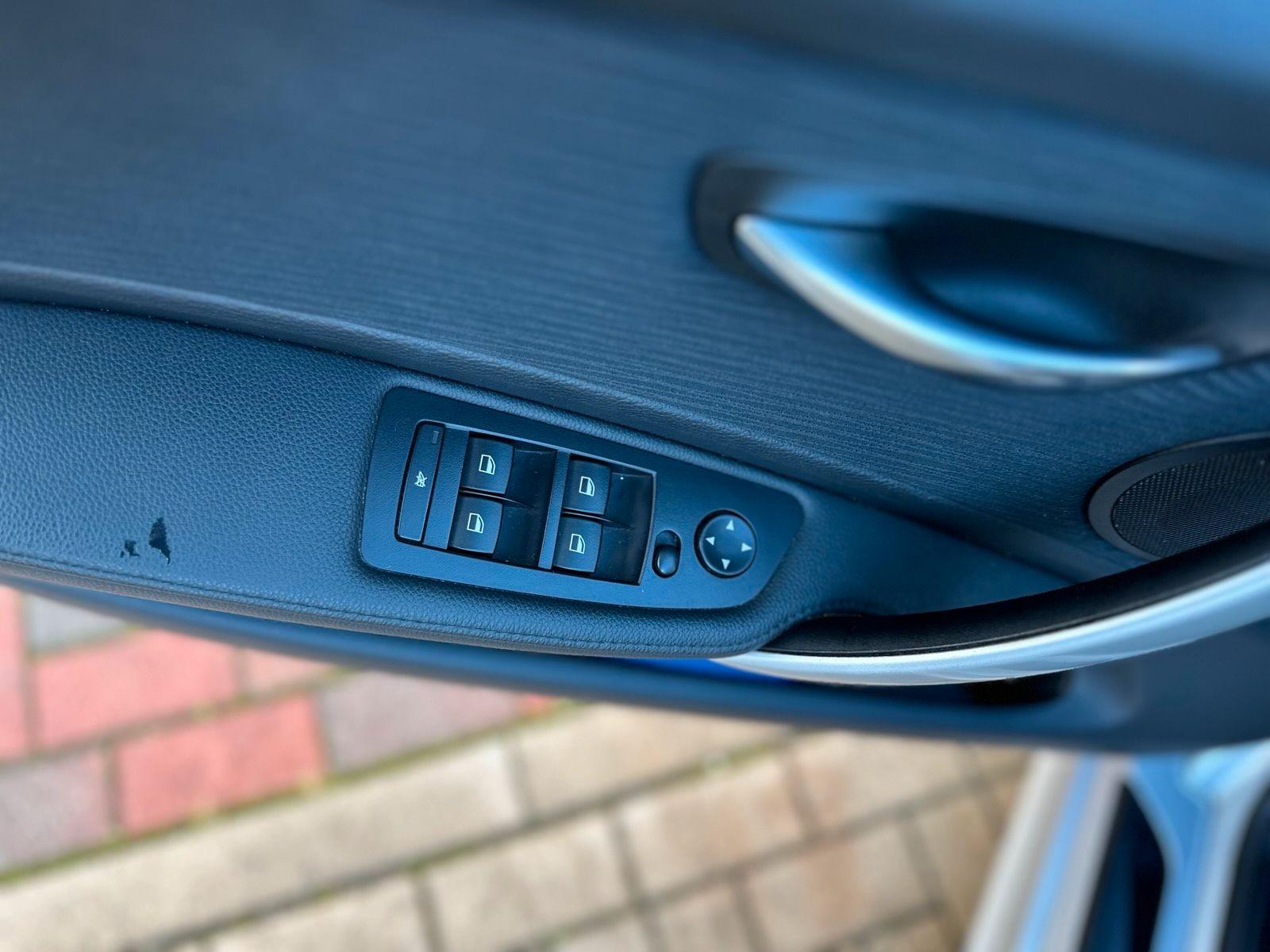 BMW 118 2011 — photo 8