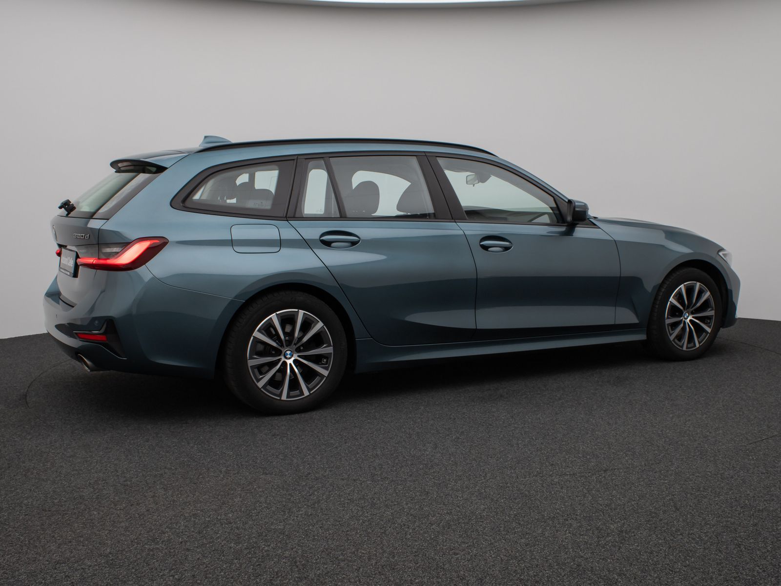 Fahrzeugabbildung BMW 320d Panorama DAB PDC Sitzhzg Geschwindigkeitsre
