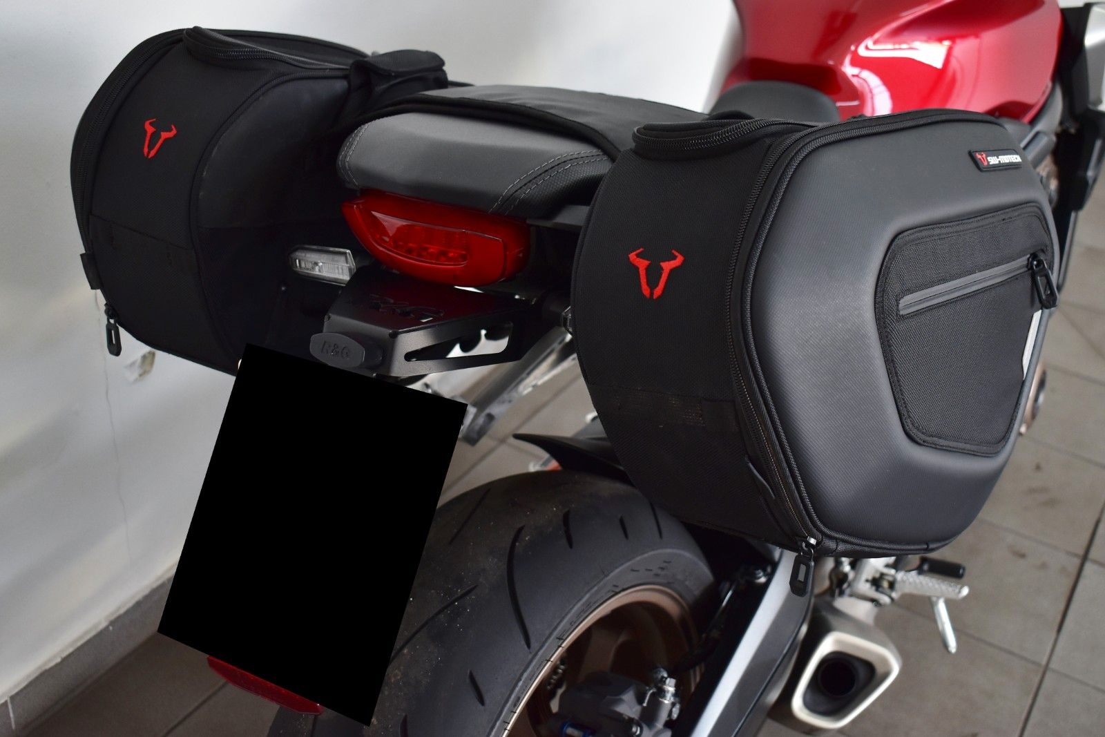 Fahrzeugabbildung Honda CB650R VIELE EXTRAS