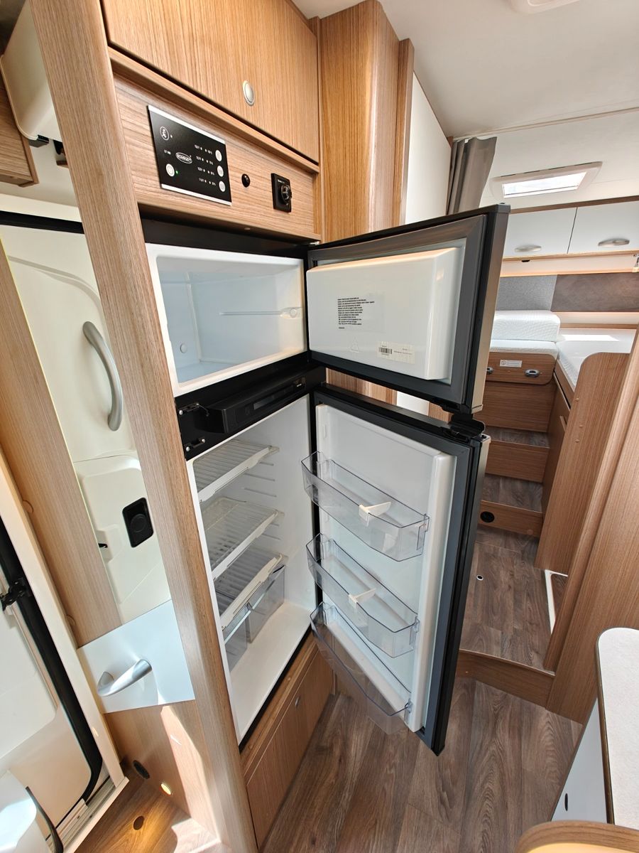 Fahrzeugabbildung Carado T-447 Clever+ Edition - SAT, TV, A/T, Hubbett -
