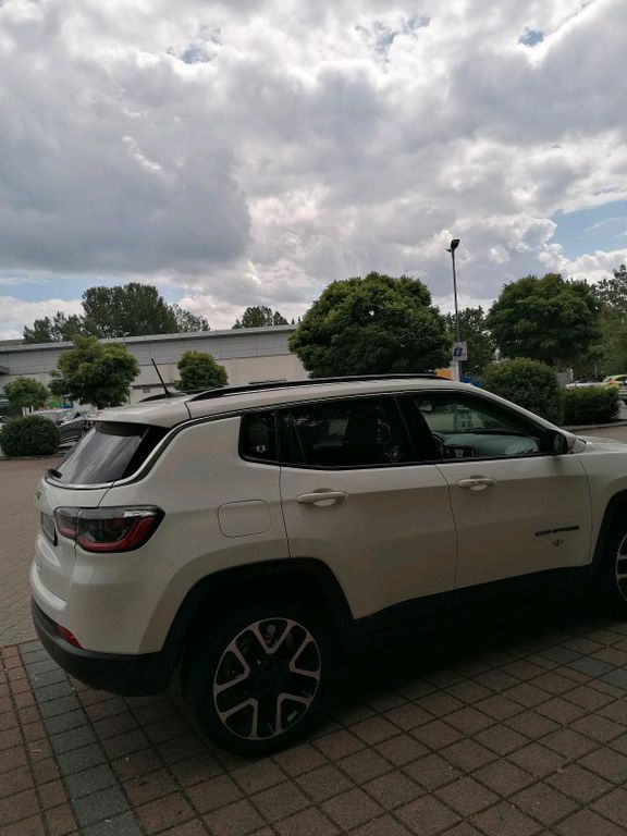 Image of Jeep Grand Cherokee