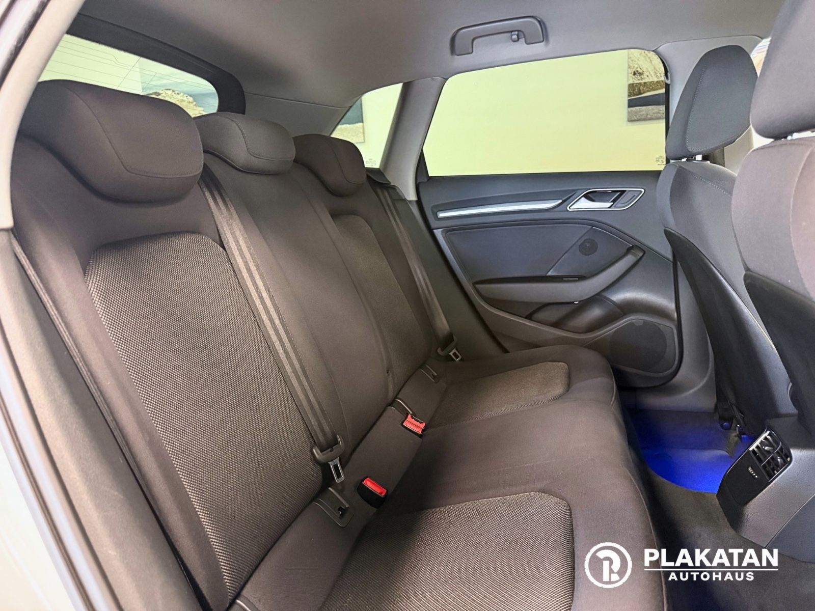 Fahrzeugabbildung Audi A3 Sportback Navi DigitalInstr LED