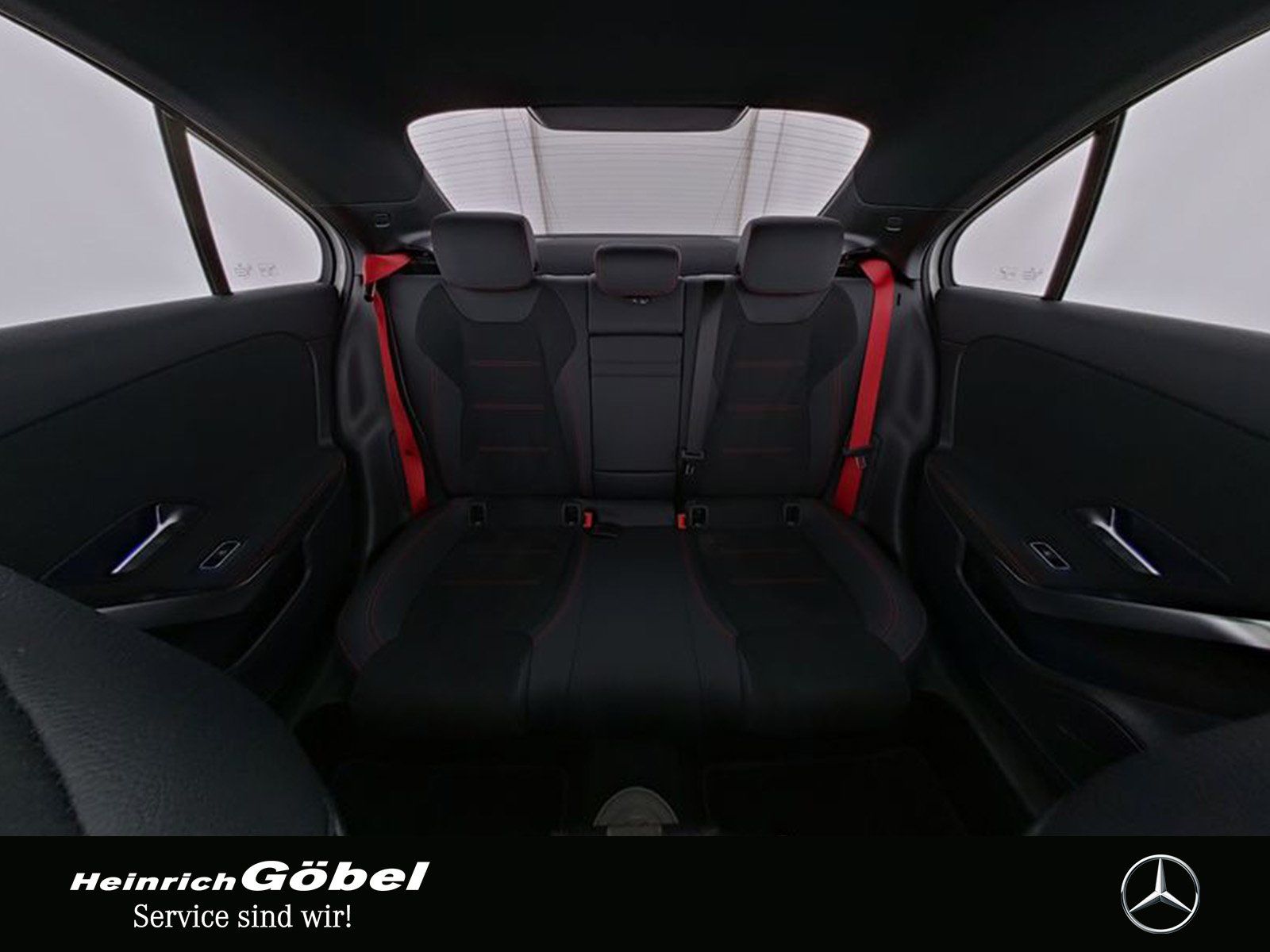 Fahrzeugabbildung Mercedes-Benz AMG A 35 4M Lim. PANO+FAHRASSI+BURMESTER+2xNIGHT