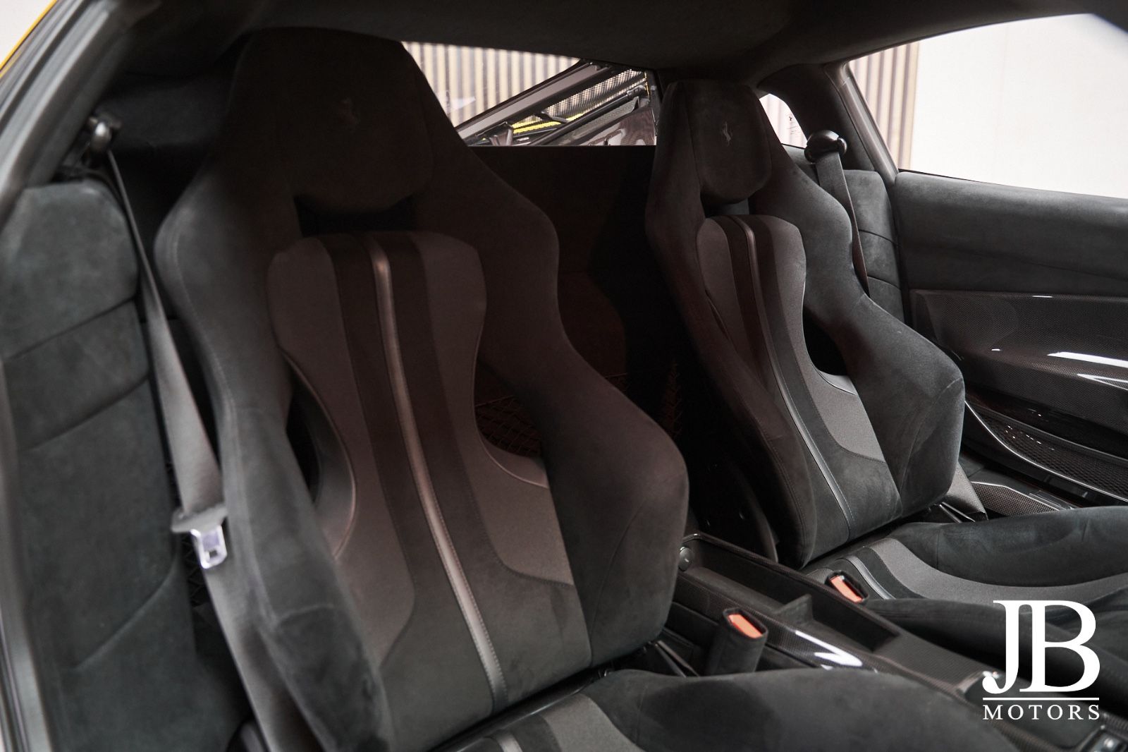Fahrzeugabbildung Ferrari 488 Pista Racing Seats Lightweight Carbon German