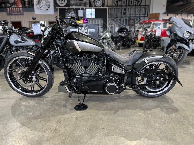 Fahrzeugabbildung Harley-Davidson FXBR Breakout Umbau Jekill Airride 260er Custom