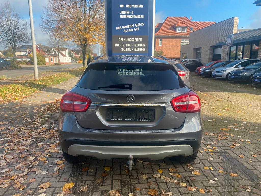 Mercedes-Benz GLA 220