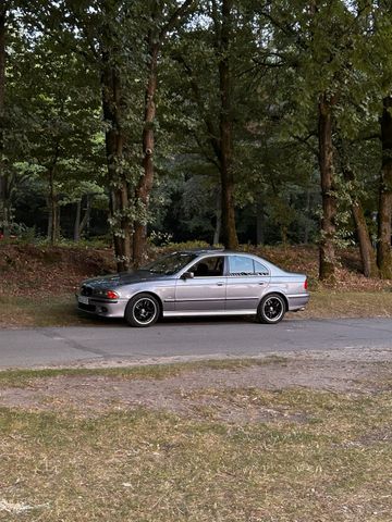 BMW E39 520i