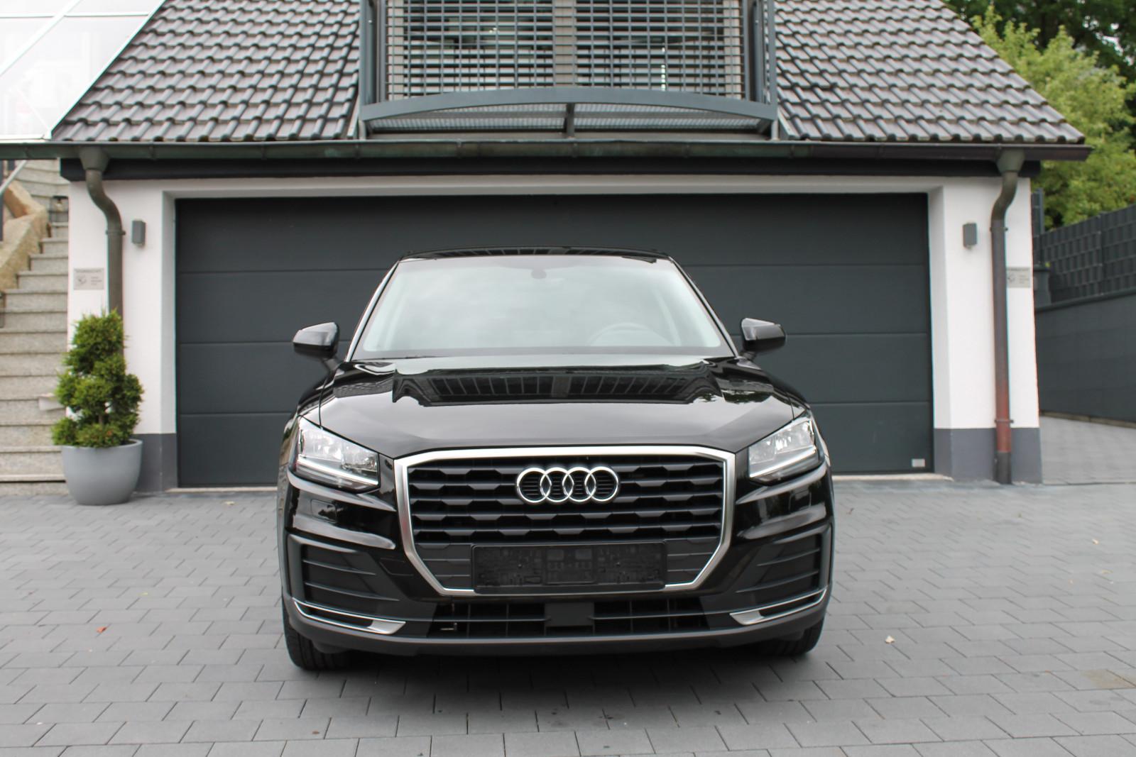 Audi Q2 30 TFSI Vollleder Sportsitze Bildschön