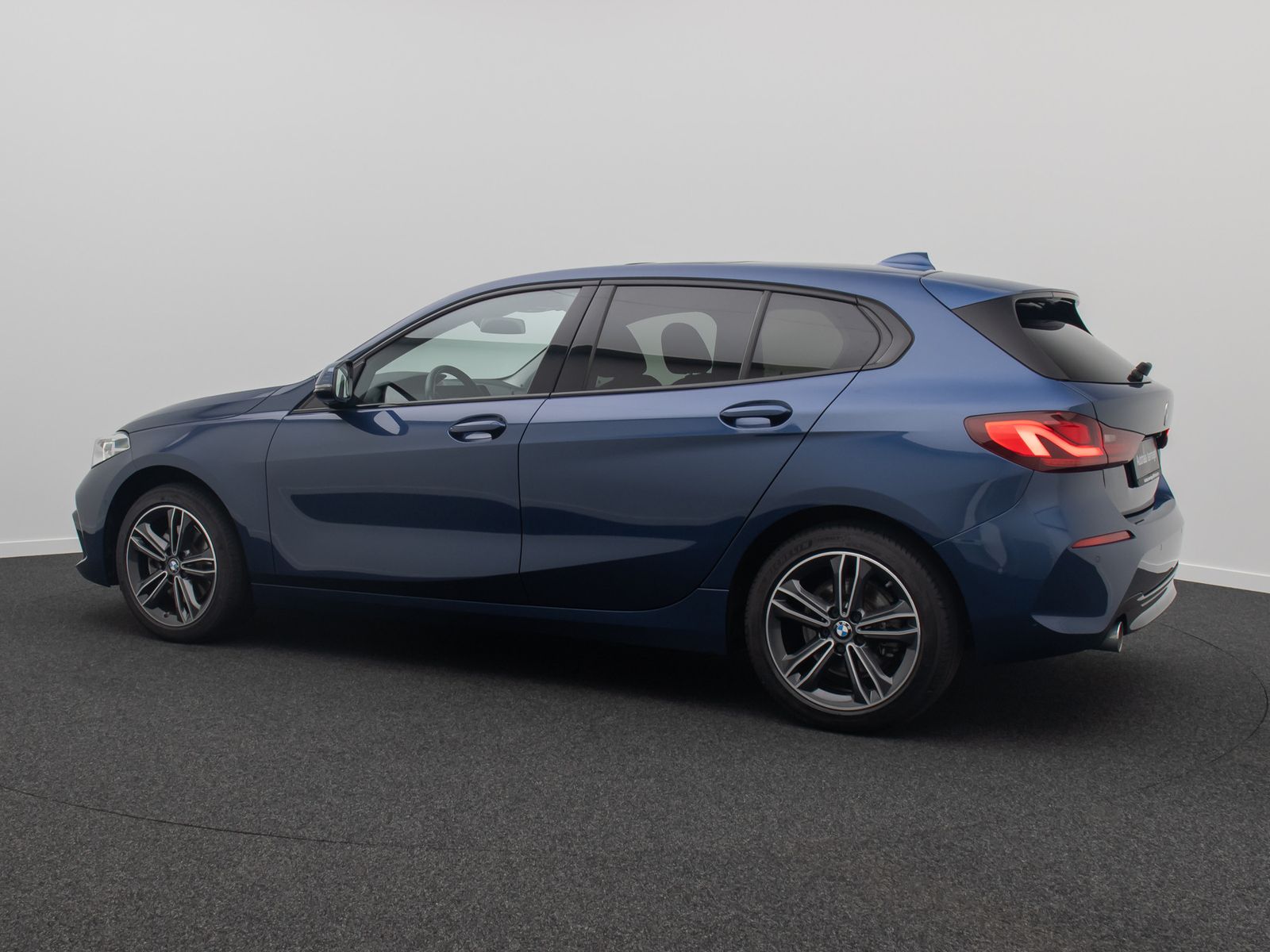 Fahrzeugabbildung BMW 118i Sport Line Kamera DAB DriveAs HiFi Panorama