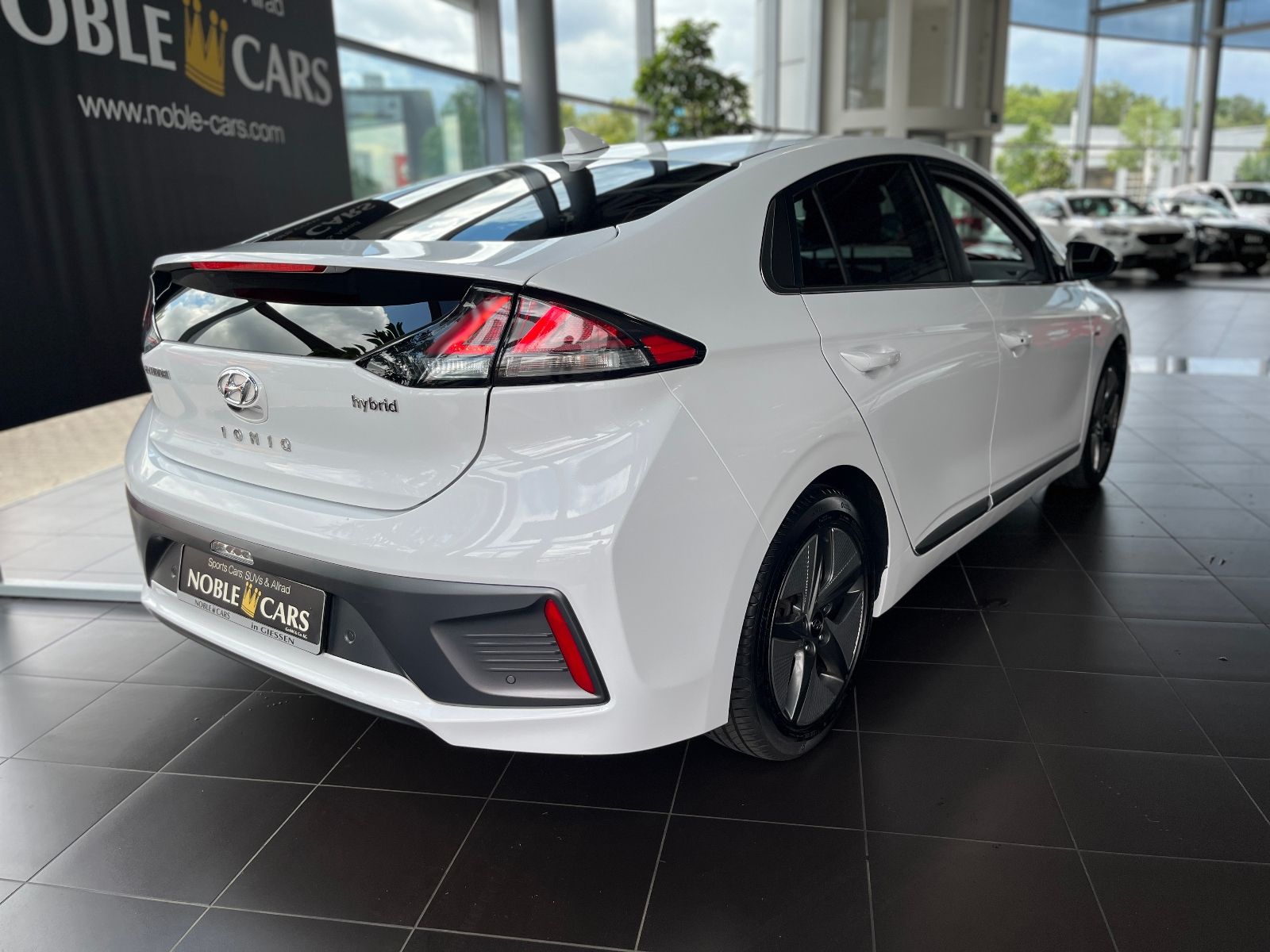 Fahrzeugabbildung Hyundai IONIQ Style Hybrid AHK LED NAV SHZ ALU