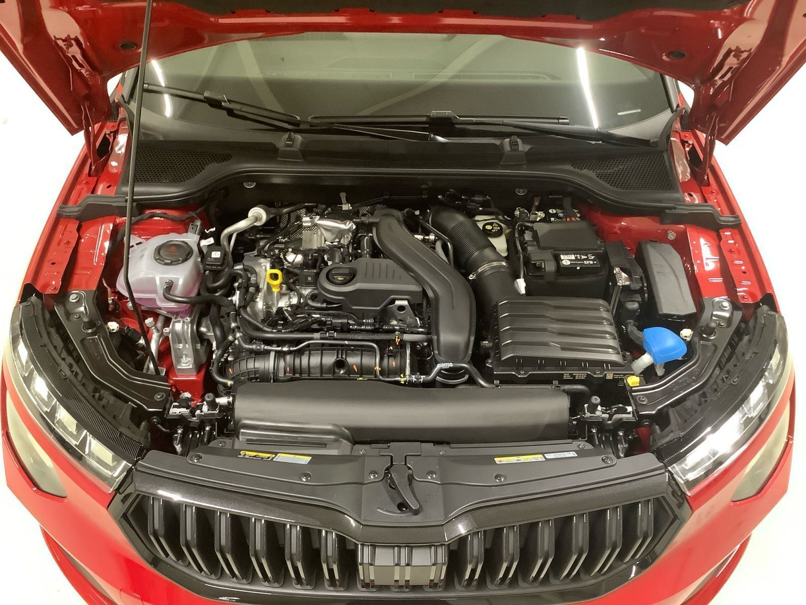KAMIQ MONTE CARLO 110 kW DSG AHK PANO SOUND