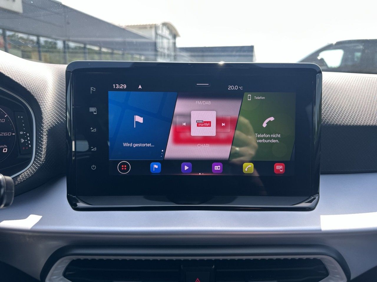 Fahrzeugabbildung SEAT Ibiza FR 1.0 TSI 110 PS-Navi*Kamera*Virtual* - mit KI generiert/bearbeitet
