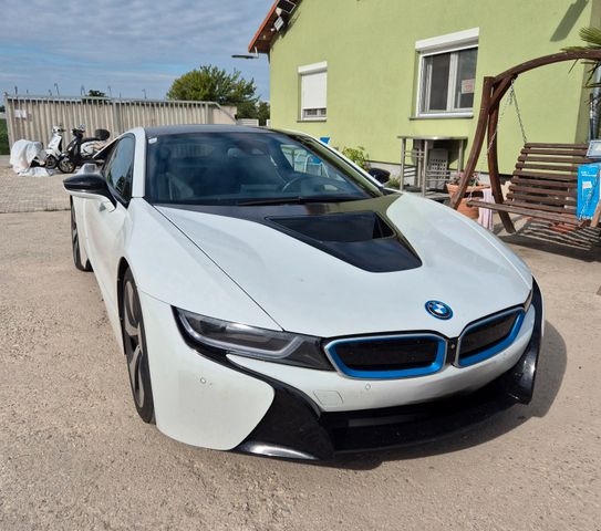 BMW i8 - -