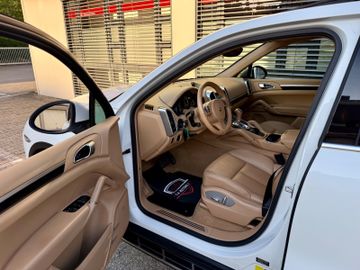 Porsche Cayenne - 5