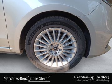 Mercedes V 220 - 5