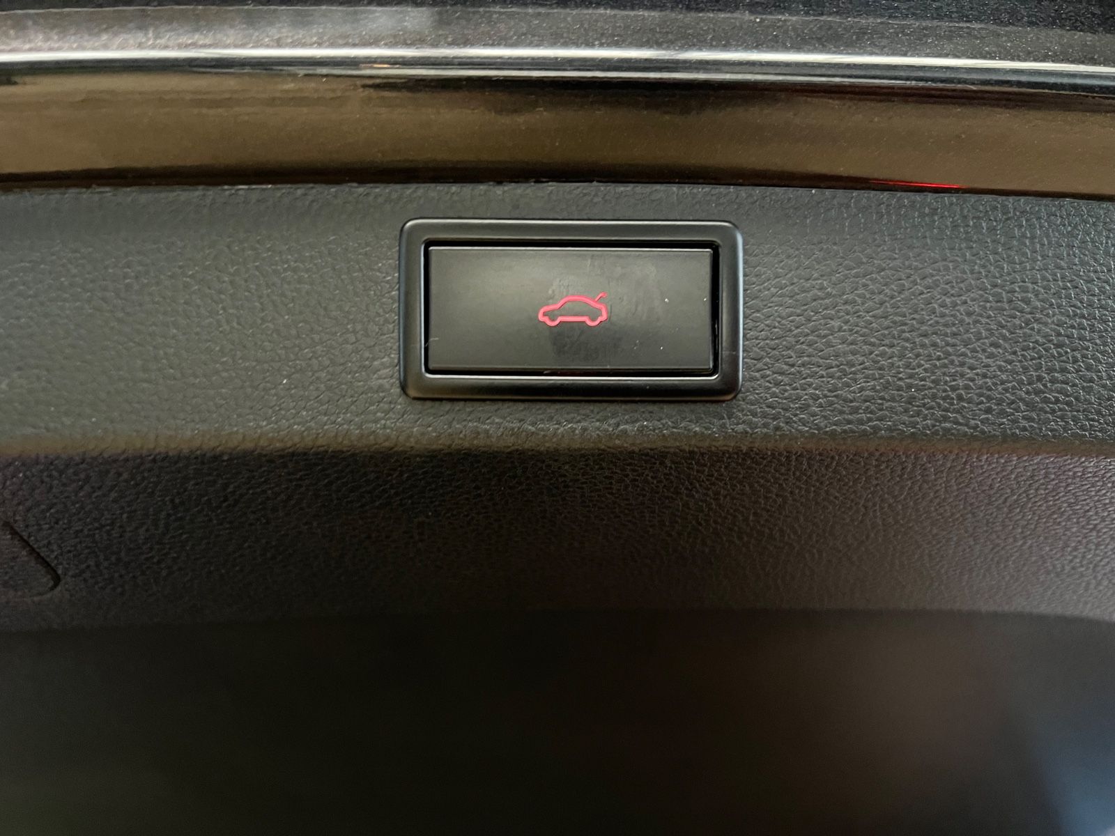 Fahrzeugabbildung SKODA Karoq Style DSG *PANO*SITZHEIZUNG*LEDER*