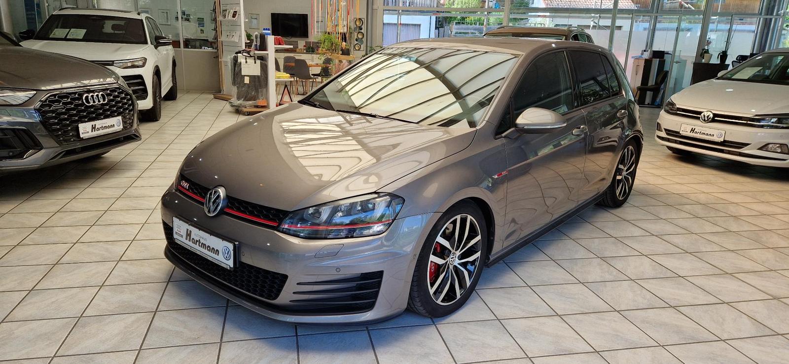Volkswagen Golf GTI Performance 2,0TSI Xenon DCC Klima Andr