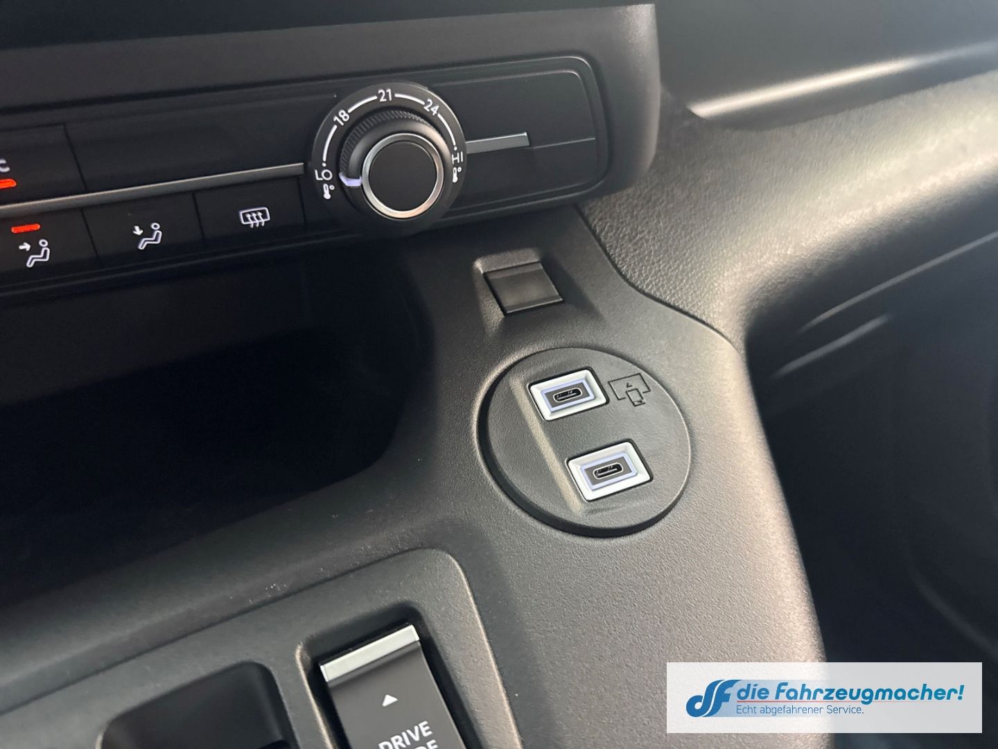 Fahrzeugabbildung Citroën Berlingo XL Digitales Cockpit LED Apple CarPlay