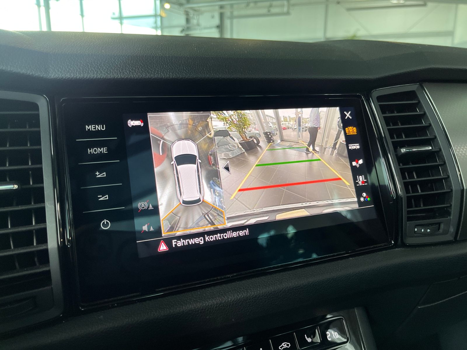 Fahrzeugabbildung SKODA Kodiaq Clever 4x4 PANO 360° LED NAVI