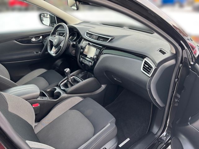 Nissan Qashqai 1,3 Zama AHK Glasdach