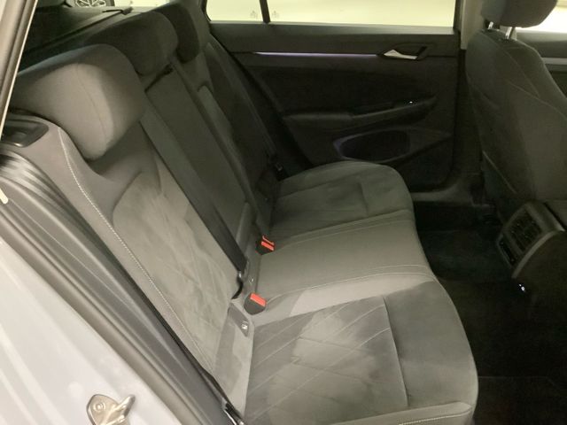 Golf Variant Style 1,5 l eTSI 96 kW DSG  Standhe