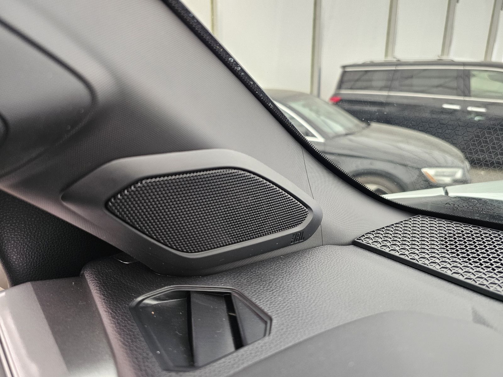 Fahrzeugabbildung Toyota Tundra Capestone T1: 74.000 EURO ! Stock !!!!!!!