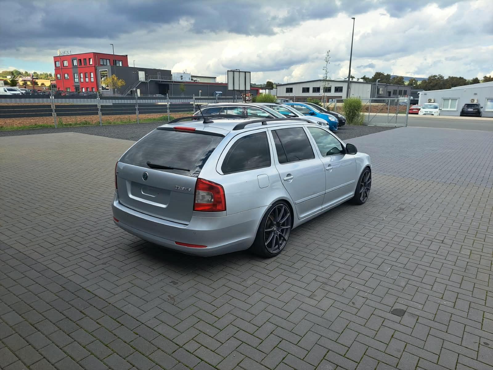 Skoda Octavia 2011 — photo 6