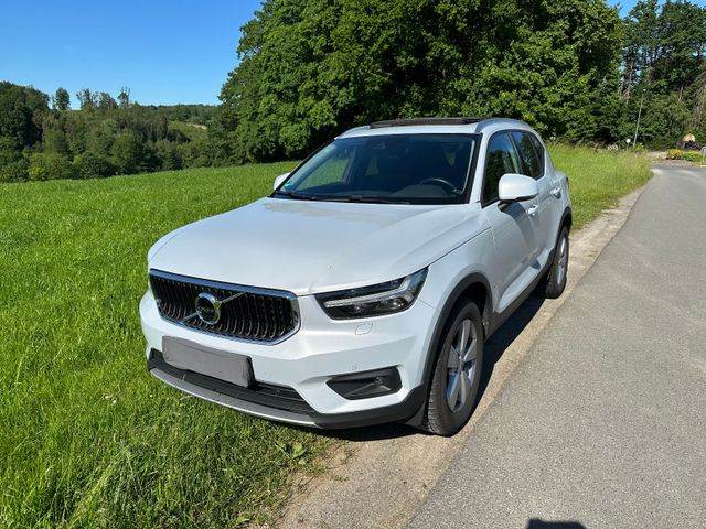 VOLVO XC 40