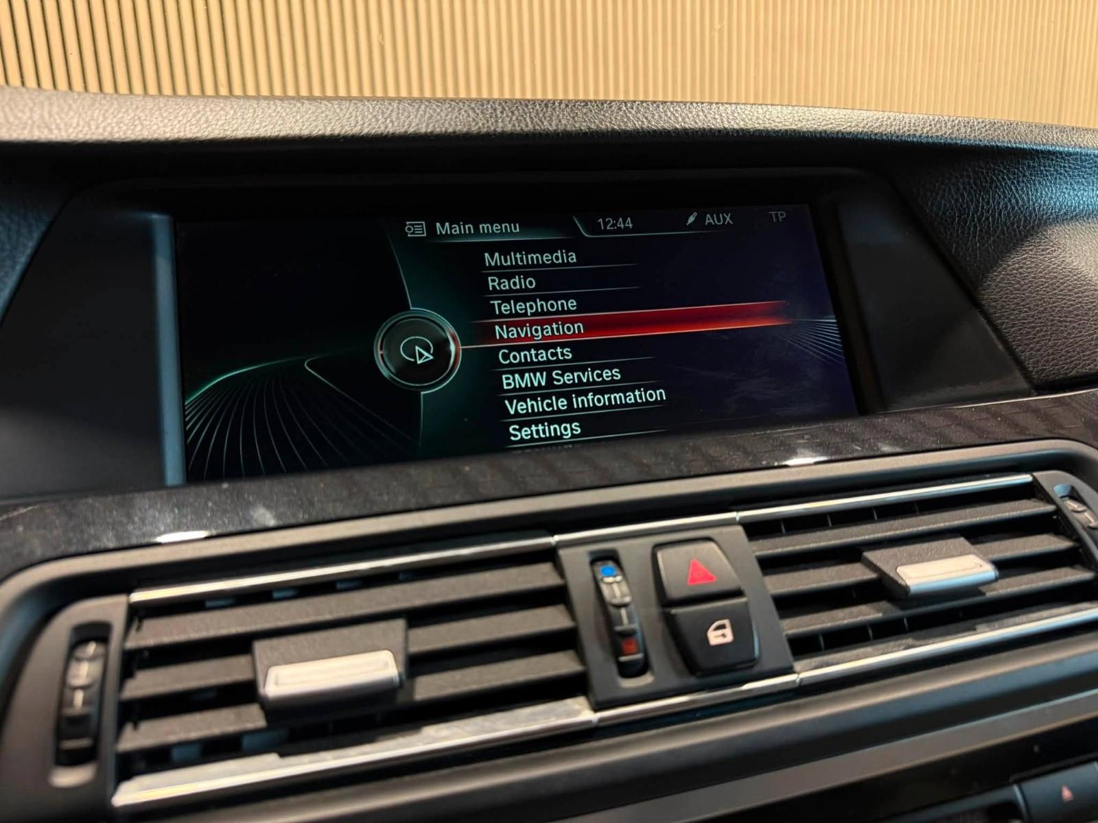 BMW 525 2013 — photo 19