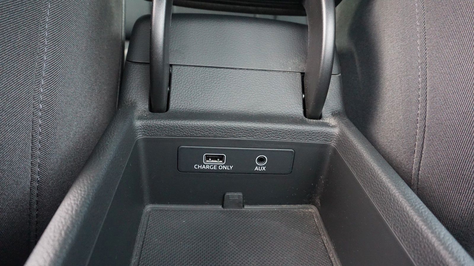 Fahrzeugabbildung Audi A5 Sportback 40 TFSI Sport, Navi, AHK,Kamera,+WR