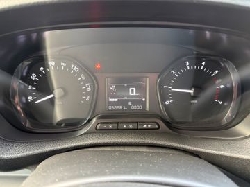 Bild 6 Opel Vivaro Kasten Edition M mit AHK