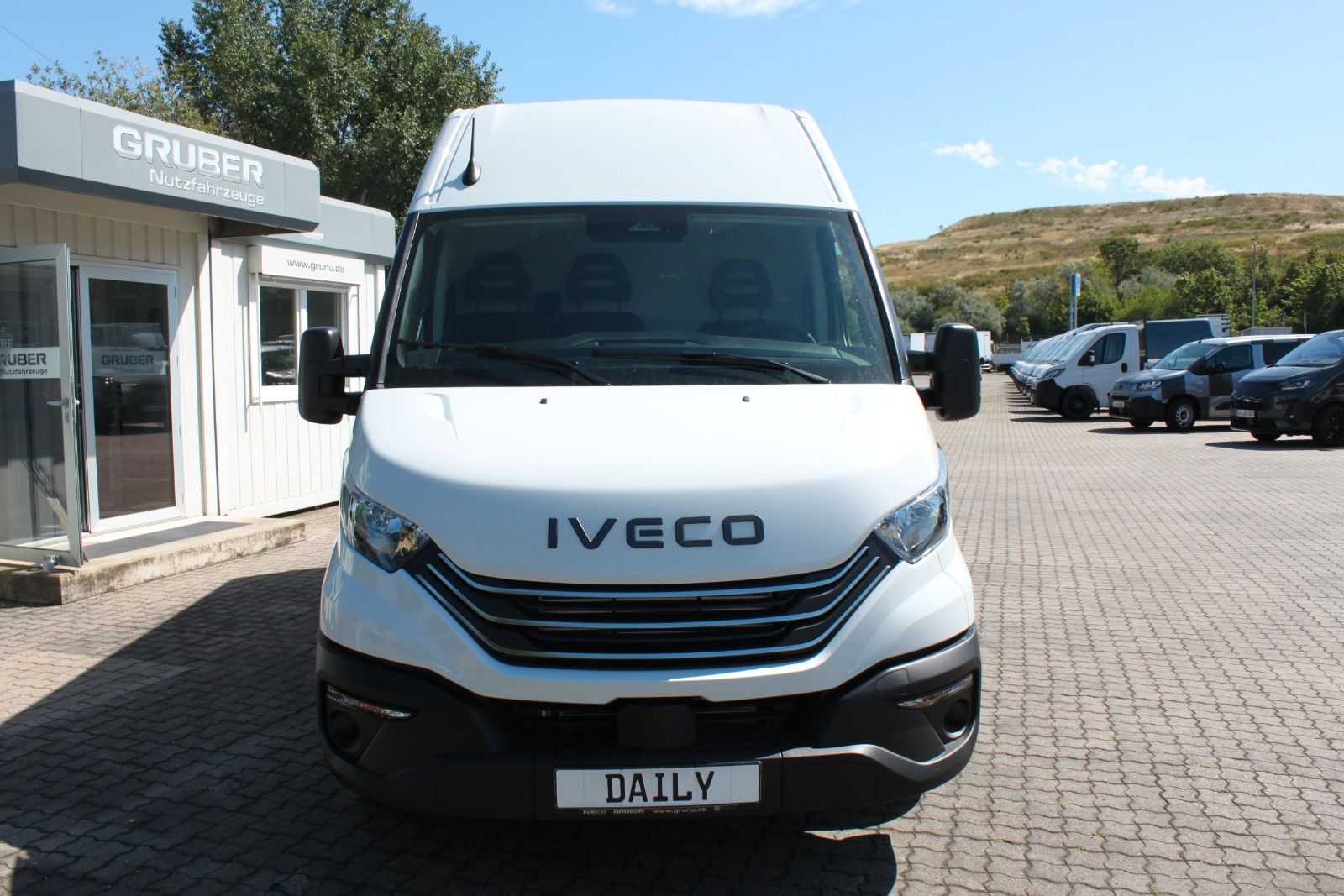 Fahrzeugabbildung Iveco Daily 3,0 Autom. Airline/Boden/Verkleidung