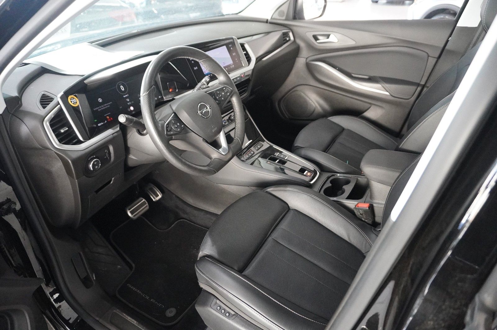 Fahrzeugabbildung Opel Grandland (X) 1.6T GSe HYBRID 4X4 NAVI/SPORT/AHK