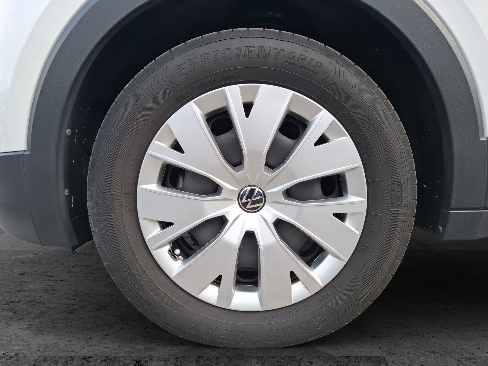 Fahrzeugabbildung Volkswagen T-Cross TSI Basis Navi AID PDC SH