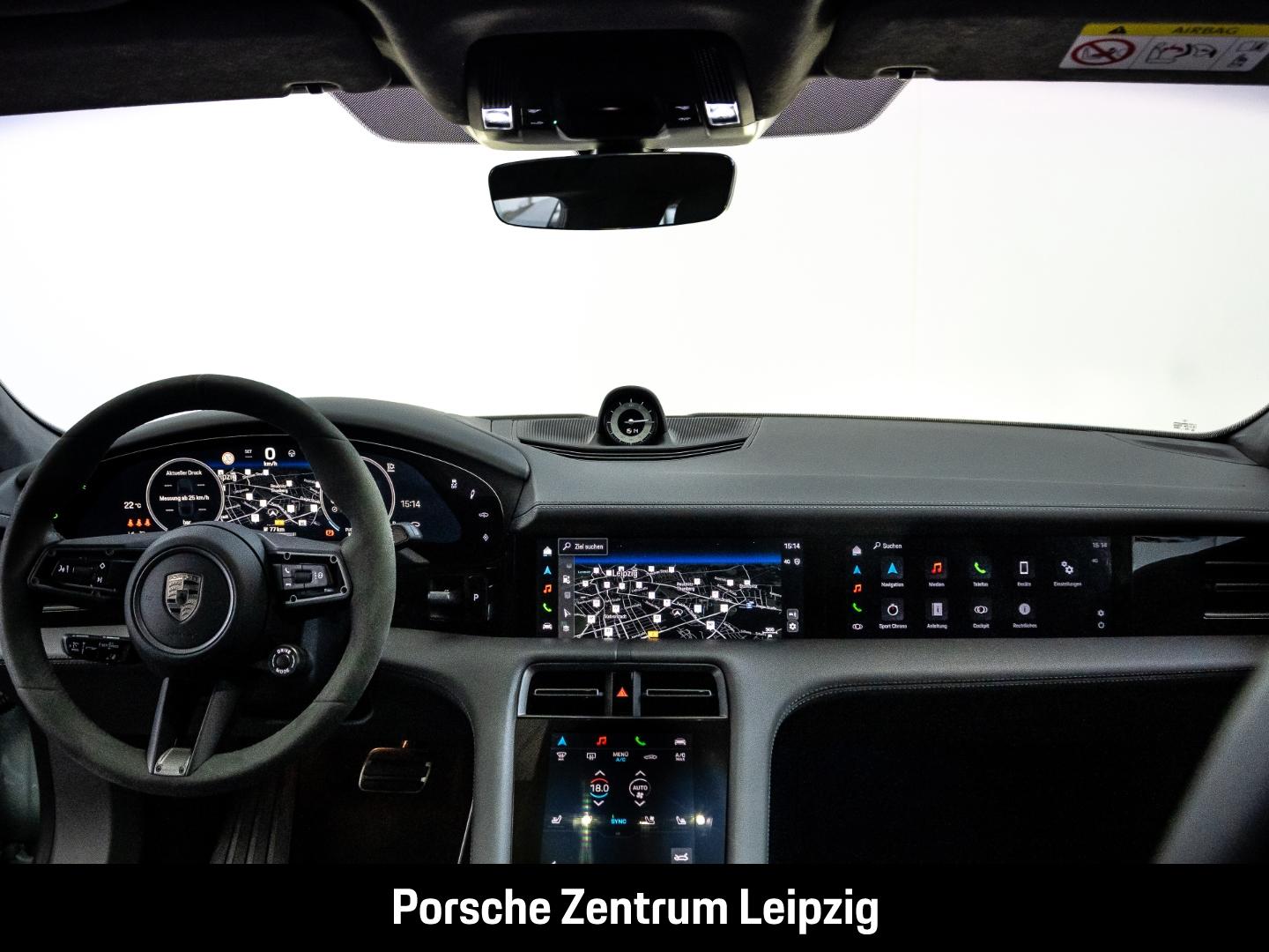 Porsche Taycan Turbo Burmester ActiveRide Nachtsicht